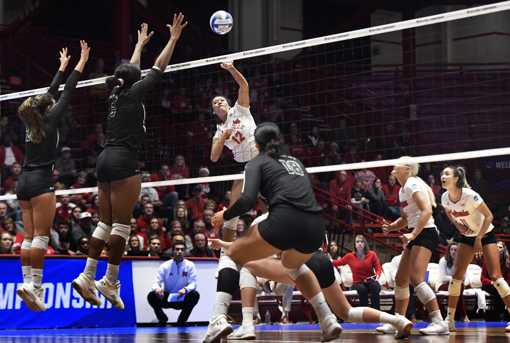 Hawaii vs. Nebraska, 12.13